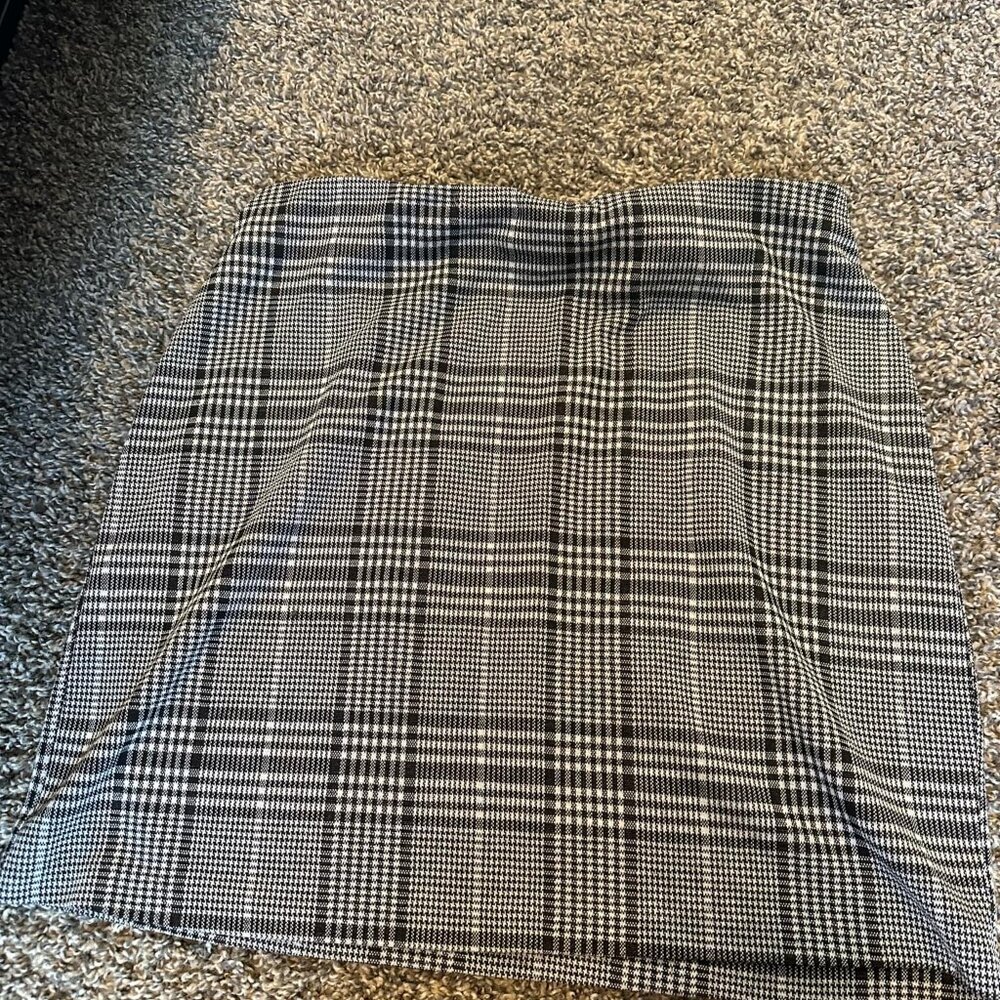 plaided skirt